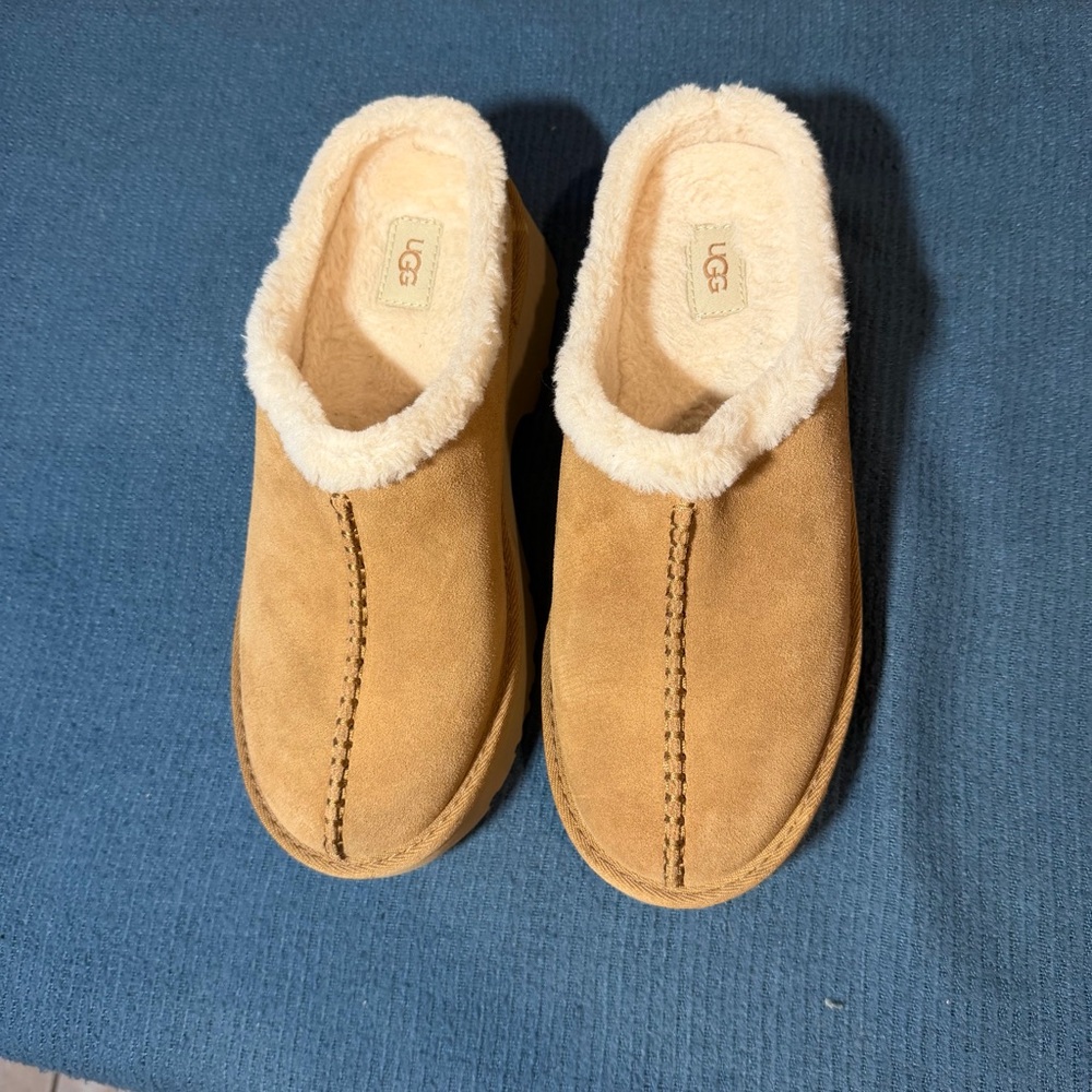 UGG Women's Brown Platform Clogs - image 7